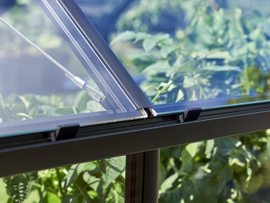 Üvegház Halls Qube