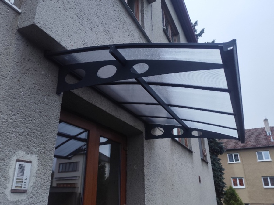 Pergolák, télikertek és előtetők telepítése