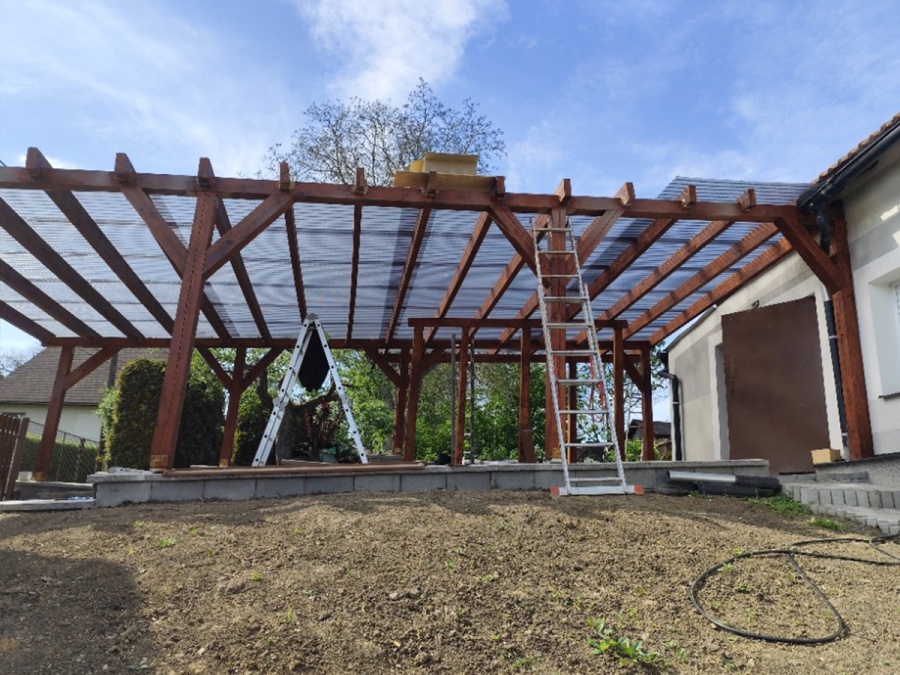Montáže pergol, zimných záhrad a striešok