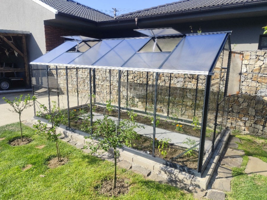 Üvegház összeszerelés