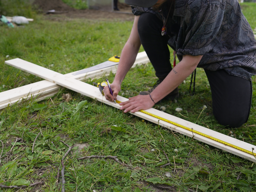 Krok za krokem: zapuštěná ulička