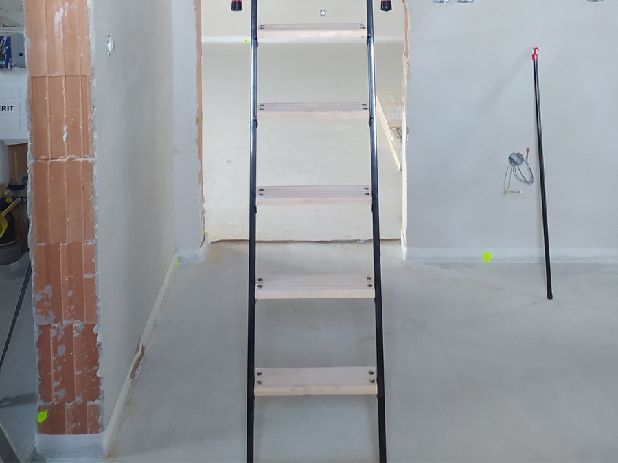 Padláslépcsők beépítése