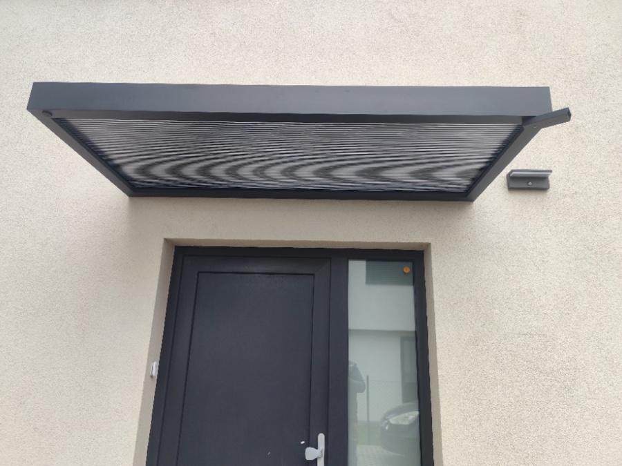 Pergolák, télikertek és előtetők telepítése