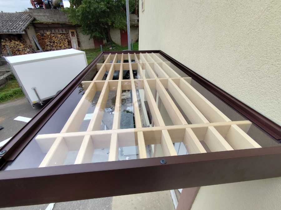 Pergolák, télikertek és előtetők telepítése