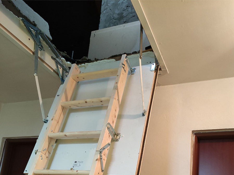 Montáže podkrovných schodov