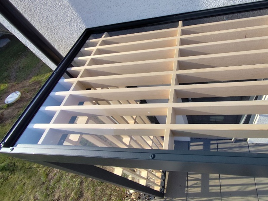 Montáže pergol, zimných záhrad a striešok