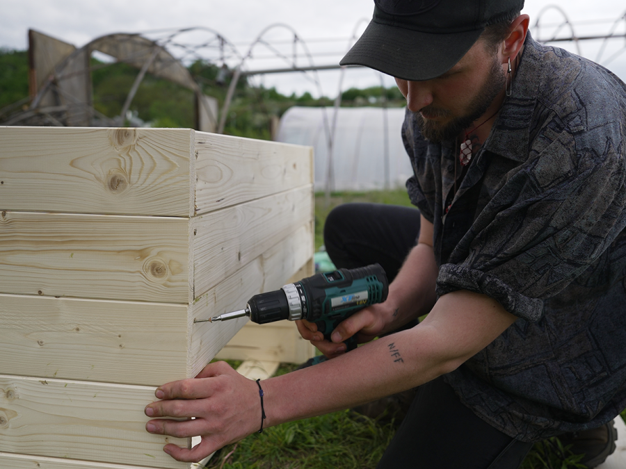 Krok za krokem: zapuštěná ulička