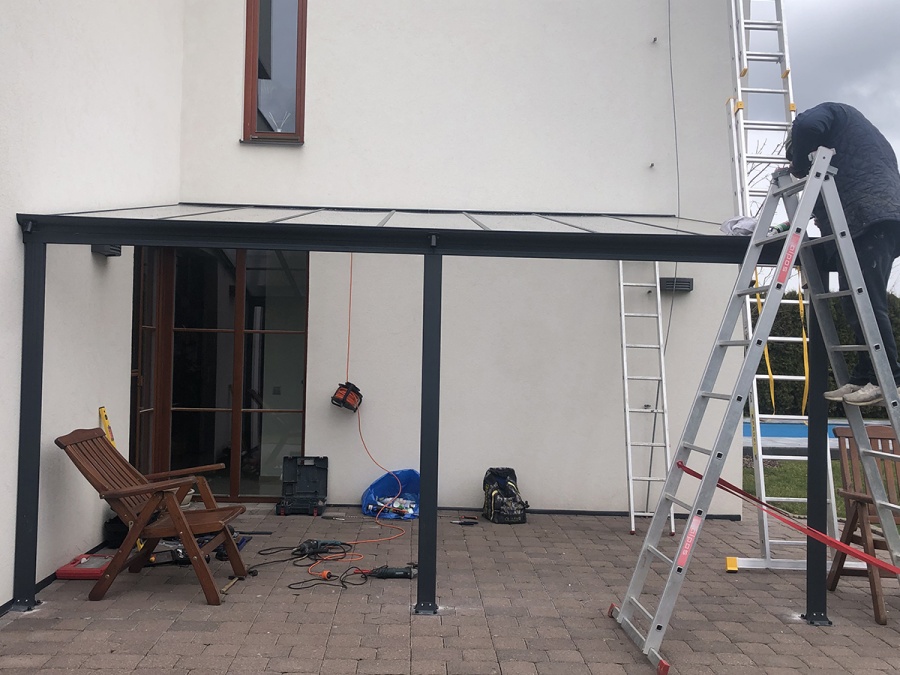 Montáže pergol, zimných záhrad a striešok