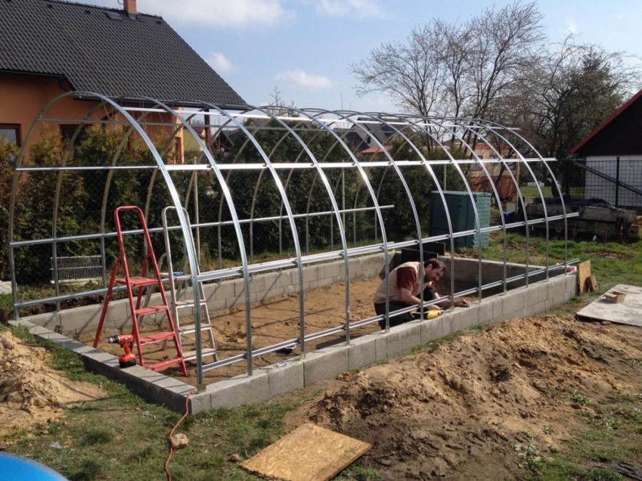 Proč (ne)koupit skleník skleníků Volya 2DUM