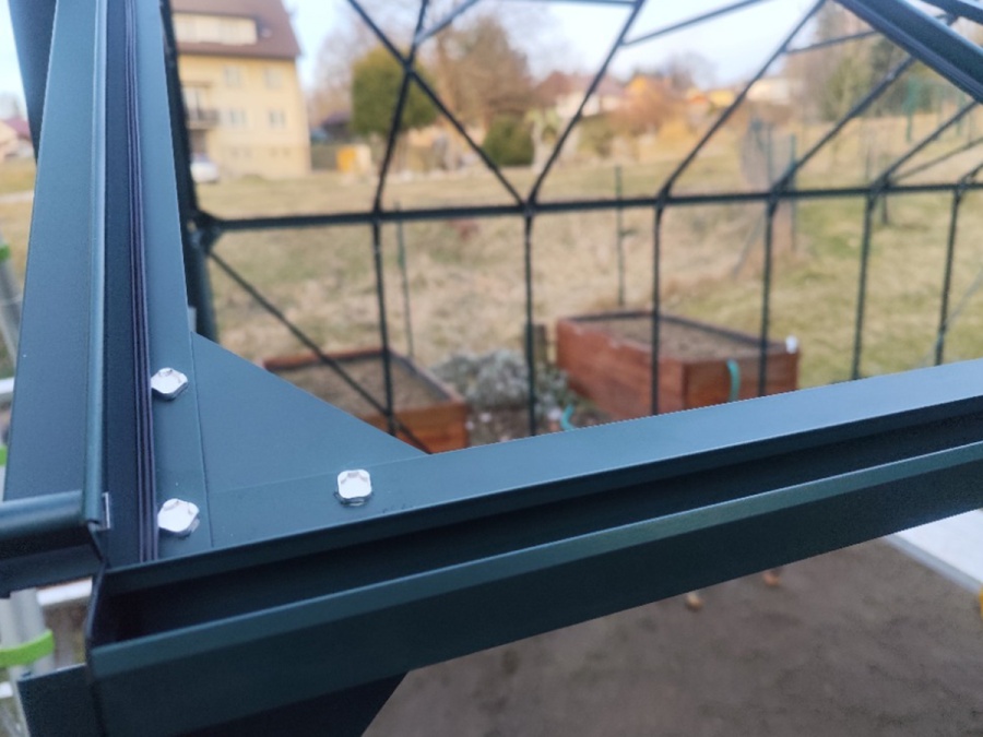 Üvegház összeszerelés