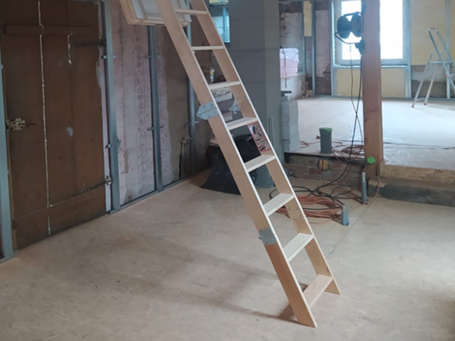 Montáže podkrovných schodov
