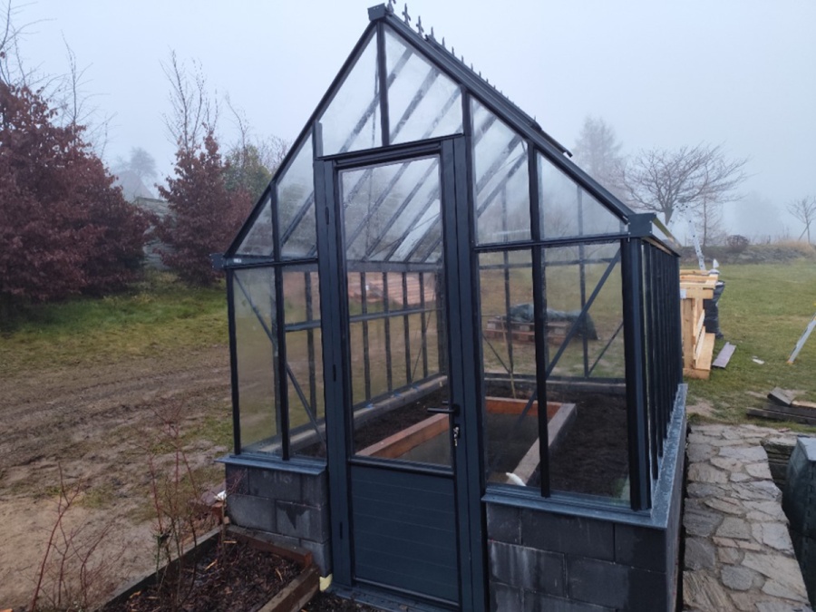 Üvegház összeszerelés