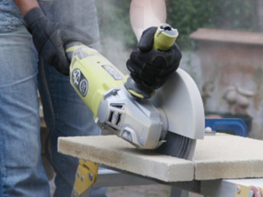 Úhlová bruska Ryobi EAG2000RS