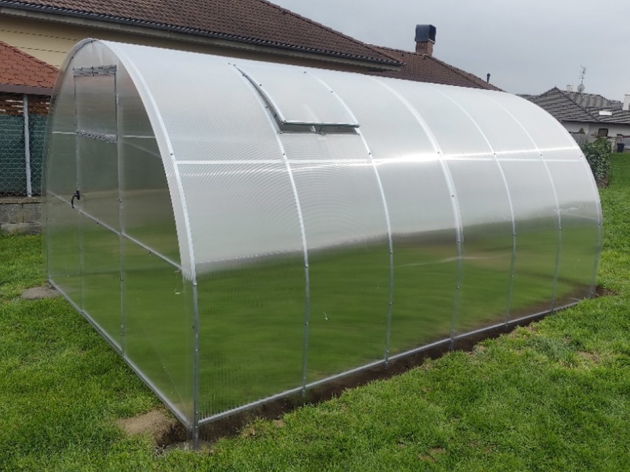 Üvegház összeszerelés