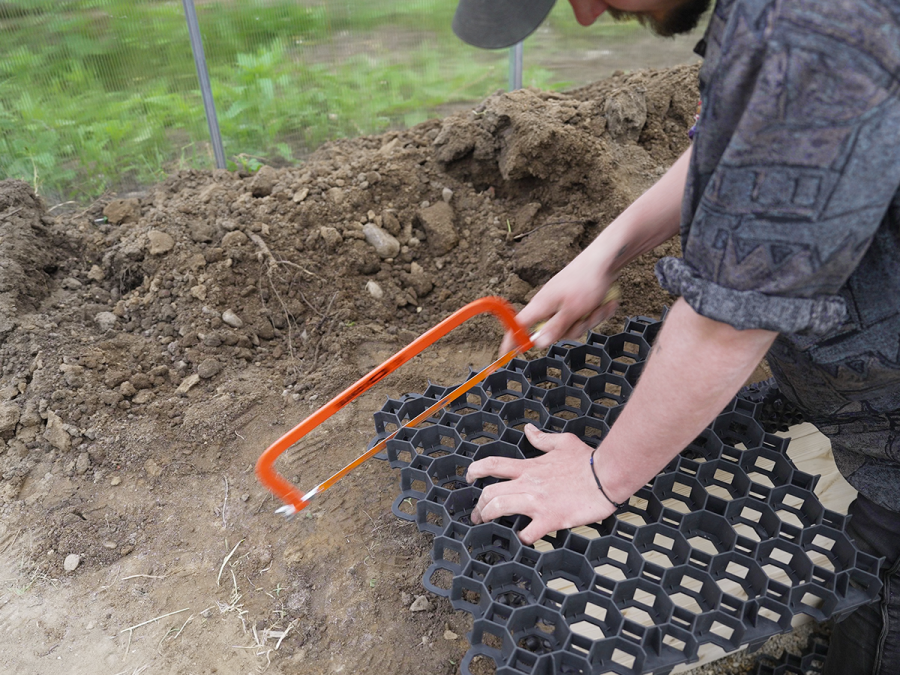 Krok za krokem: zapuštěná ulička