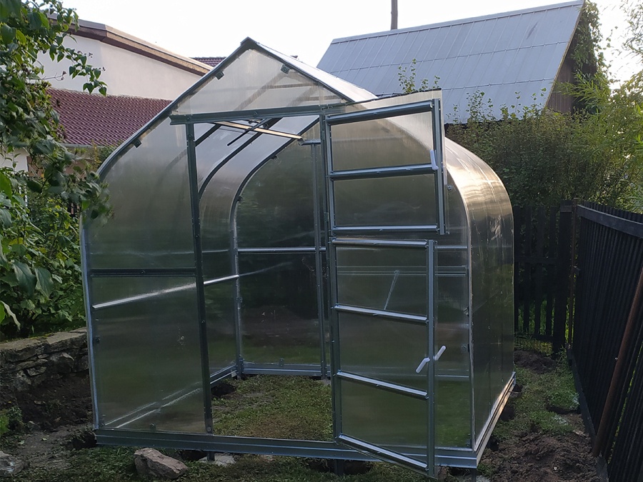 Üvegház összeszerelés