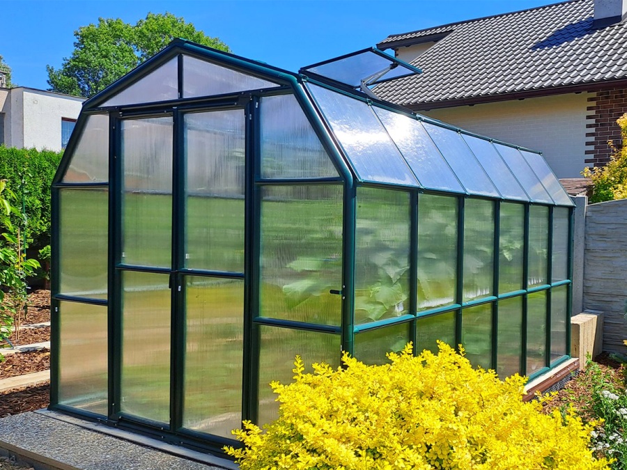 Üvegház összeszerelés