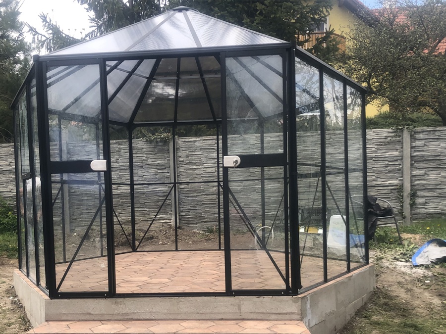 Montáže pergol, zimných záhrad a striešok