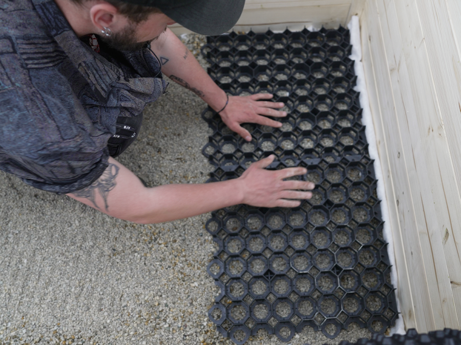 Krok za krokem: zapuštěná ulička